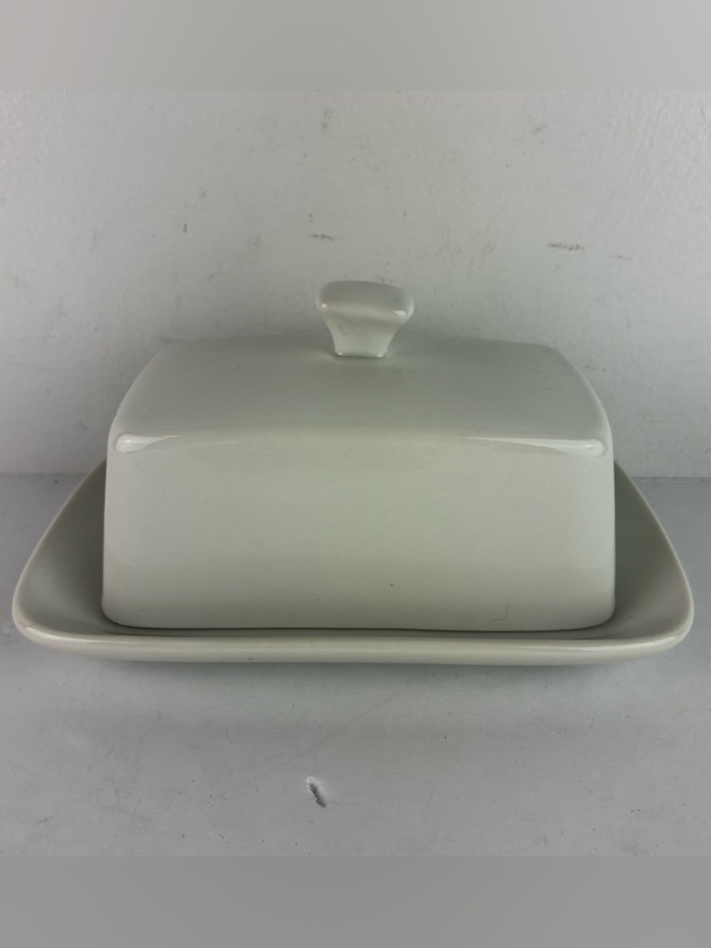 Palate & Plate Small White Covered Butter Dish